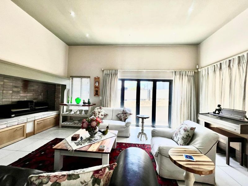3 Bedroom Townhouse For Sale in Klein Windhoek - Photo 7
