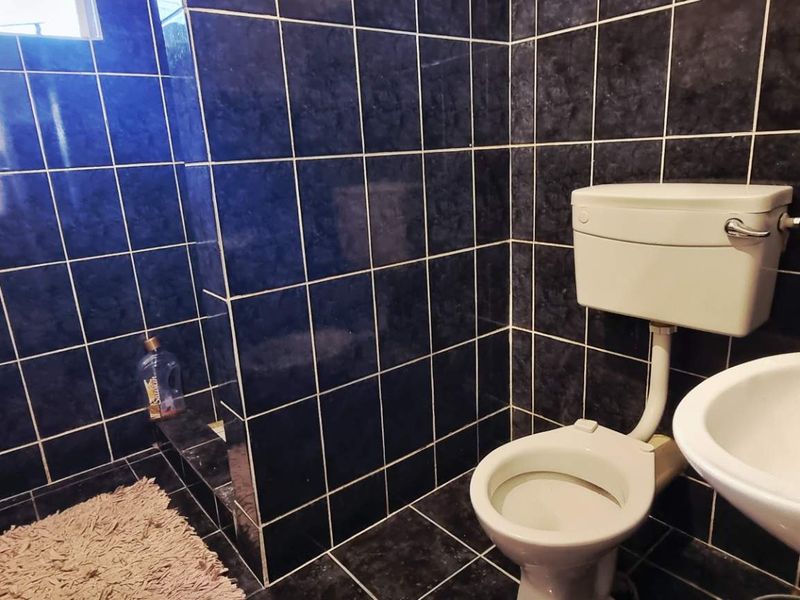 Khomasdal 3 bedroom house with flat - Photo 7