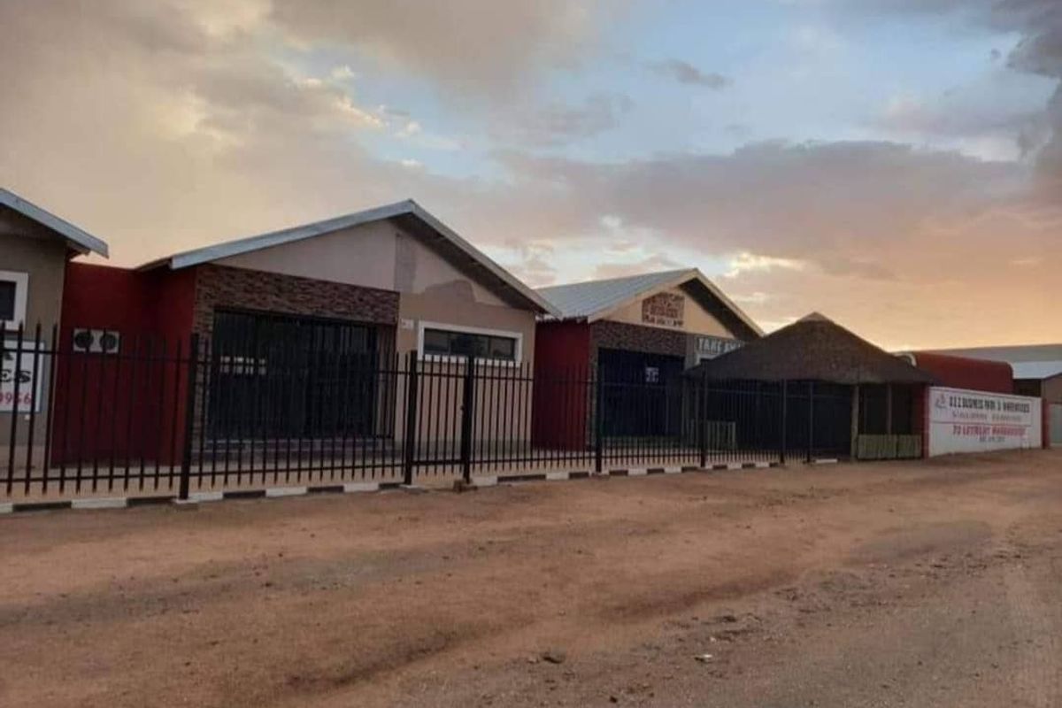 SHOP/OFFICE/RETAIL/STORAGE/WORKSHOP IN OKAHANDJA - Photo 2