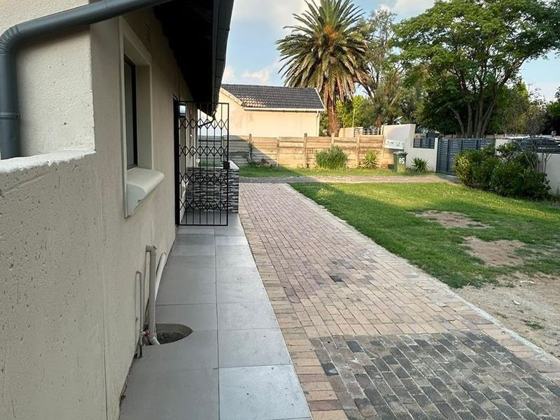 Exquisite Move-In Ready Family Home in Secure Brackendowns - Photo 10