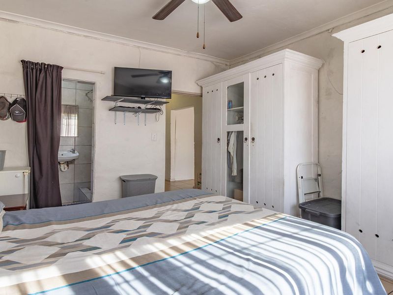 Comfortable Family Living with a Spacious Flatlet - Photo 8