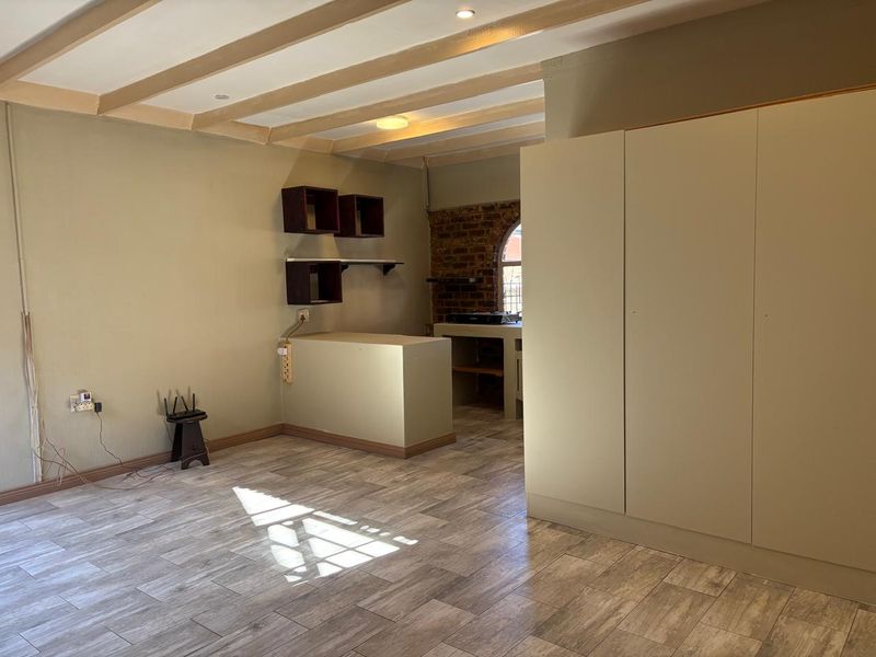 Bachelor Cottage to Rent - Photo 4