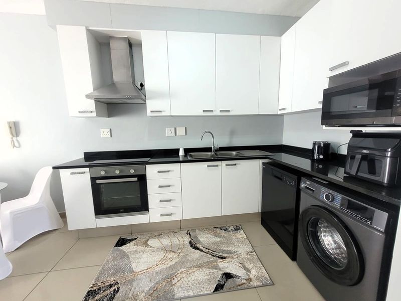 Modern Fully Furnished Two-Bedroom Duplex for Rent – Blackburn Road - Photo 5