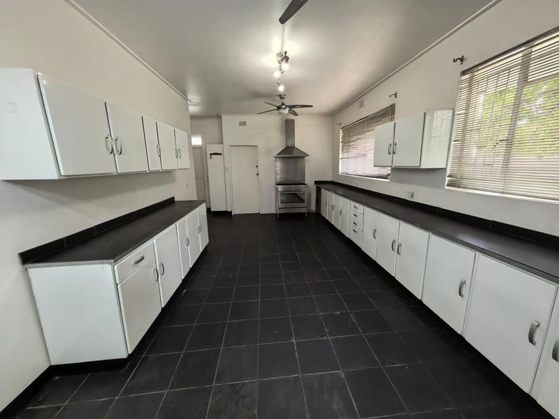 Spacious family home - Photo 7