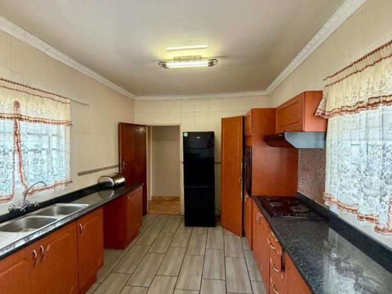 3 Bedroom House For Sale Vanderbijlpark CE3 - Photo 4