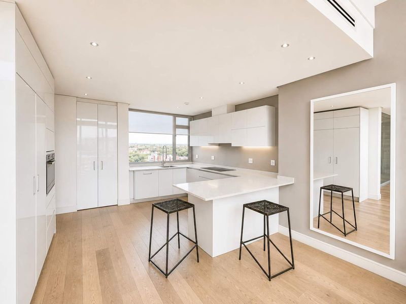 3 Bed Fully Furnished Penthouse for Rent in Sandown - Photo 10