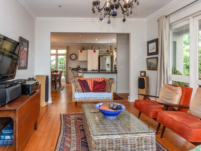 Elegant Heritage Home with Income-Generating Potential in Richmond Hill - Photo 7