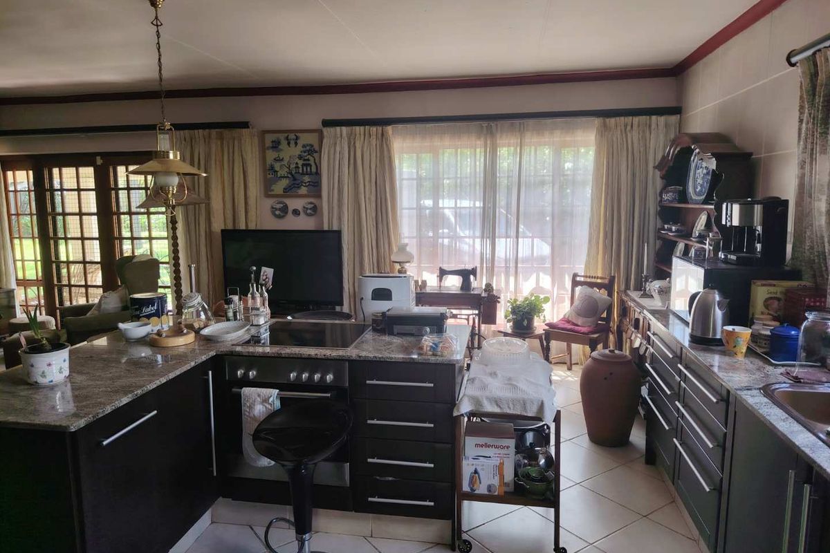 Lovely 3 Bedroom,2Bathroom house in Goedeburg,Benoni - Photo 5