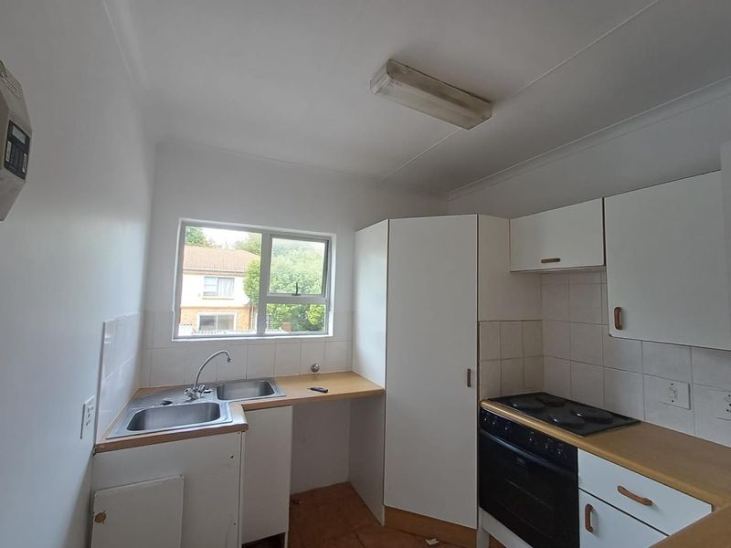 Ground Floor Gem with Private Garden – Perfect for Investors or First-Time Buyers! - Photo 7