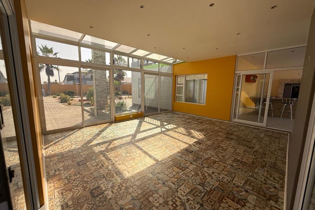TO LET- 4 BEDROOM, 3 BATHROOM FAMILY HOME IN KRAMERSDORF, SWAKOPMUND, NAMIBIA - Photo 2