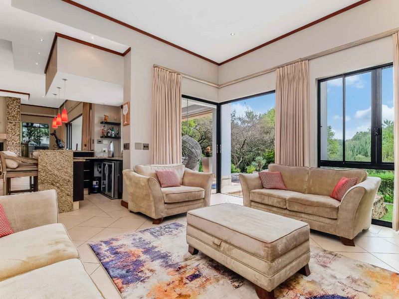 EXECUTIVE FURNISHED HOME - Photo 8