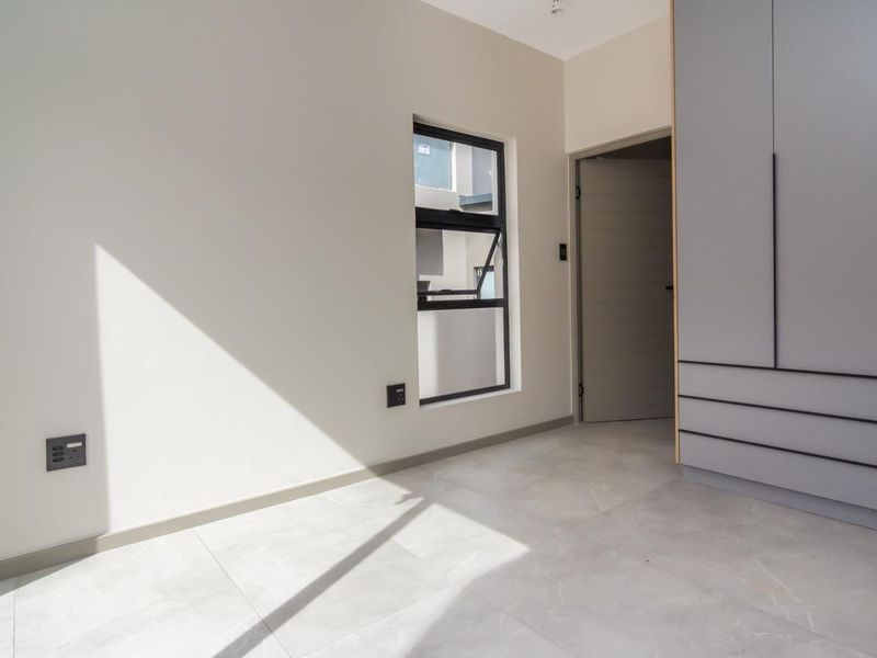 Ideal Family Home In Sought After Estate - Photo 5