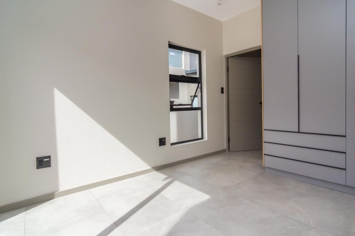 Ideal Family Home In Sought After Estate - Photo 5