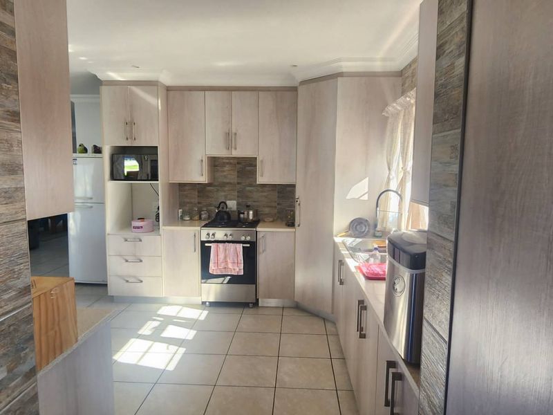Modernized Face Brick home in Golf Estate - Photo 9
