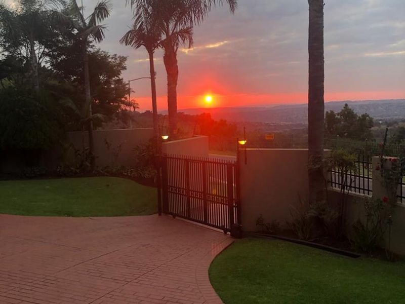 Beautiful family home with a view. - Photo 5