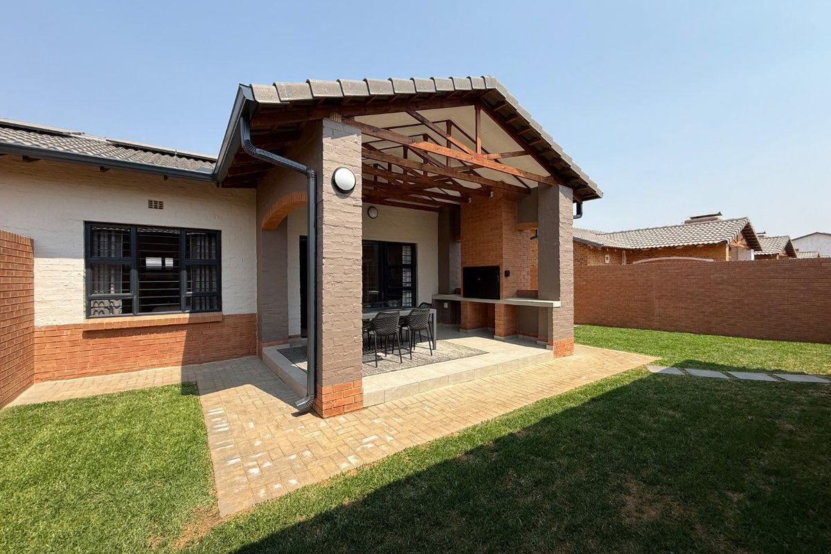 Exciting New Release | 3-Bedroom, 2-Bathroom Simplex in Rietvalleirand - Photo 2