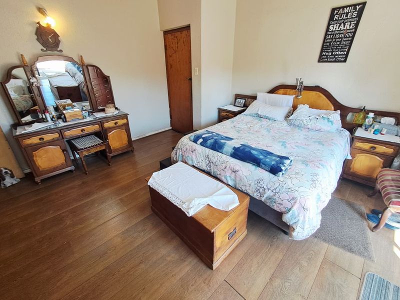 4 Bedroom House for Sale in Brackendowns - Photo 10