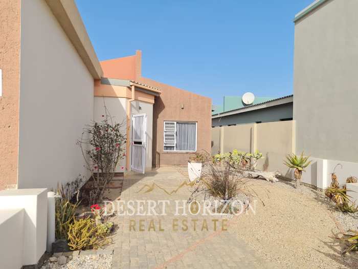 Property #2492339, House For Sale in Suid Duin