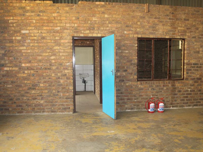 Warehouse / Industrial Unit To Rent | Waltloo, Silverton | ±300m2 - Photo 4