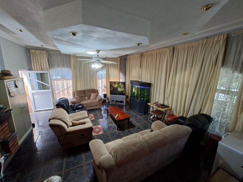 3 Bedroom Family Home for Sale in Forderville, Estcourt - Photo 3