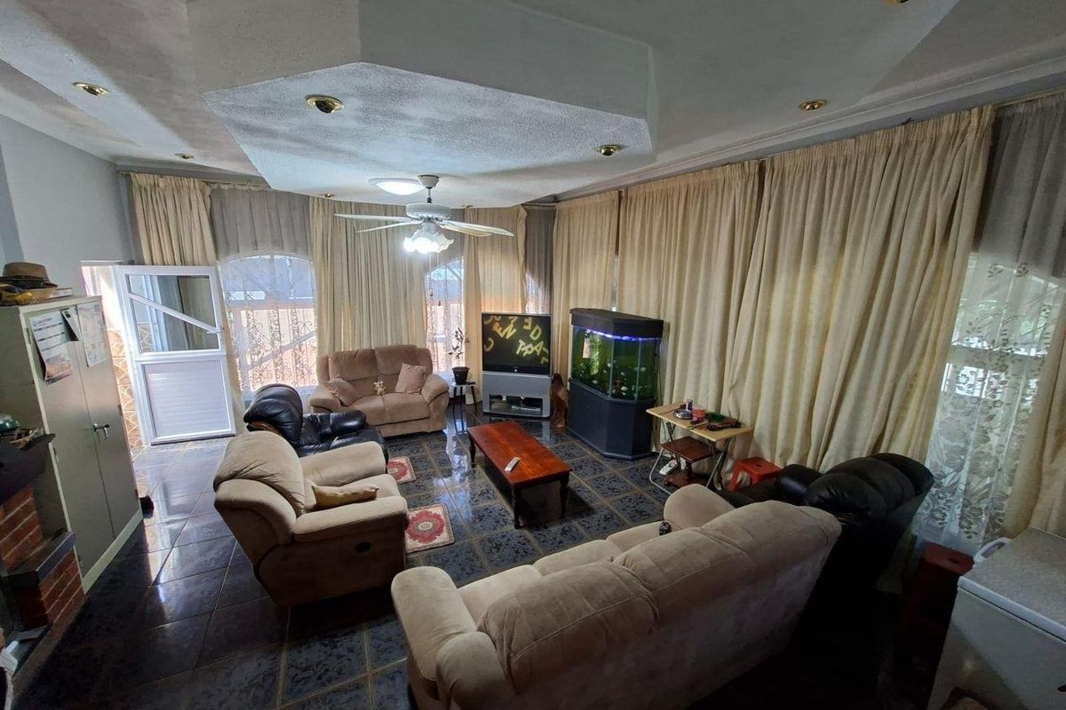 3 Bedroom Family Home for Sale in Forderville, Estcourt - Photo 3