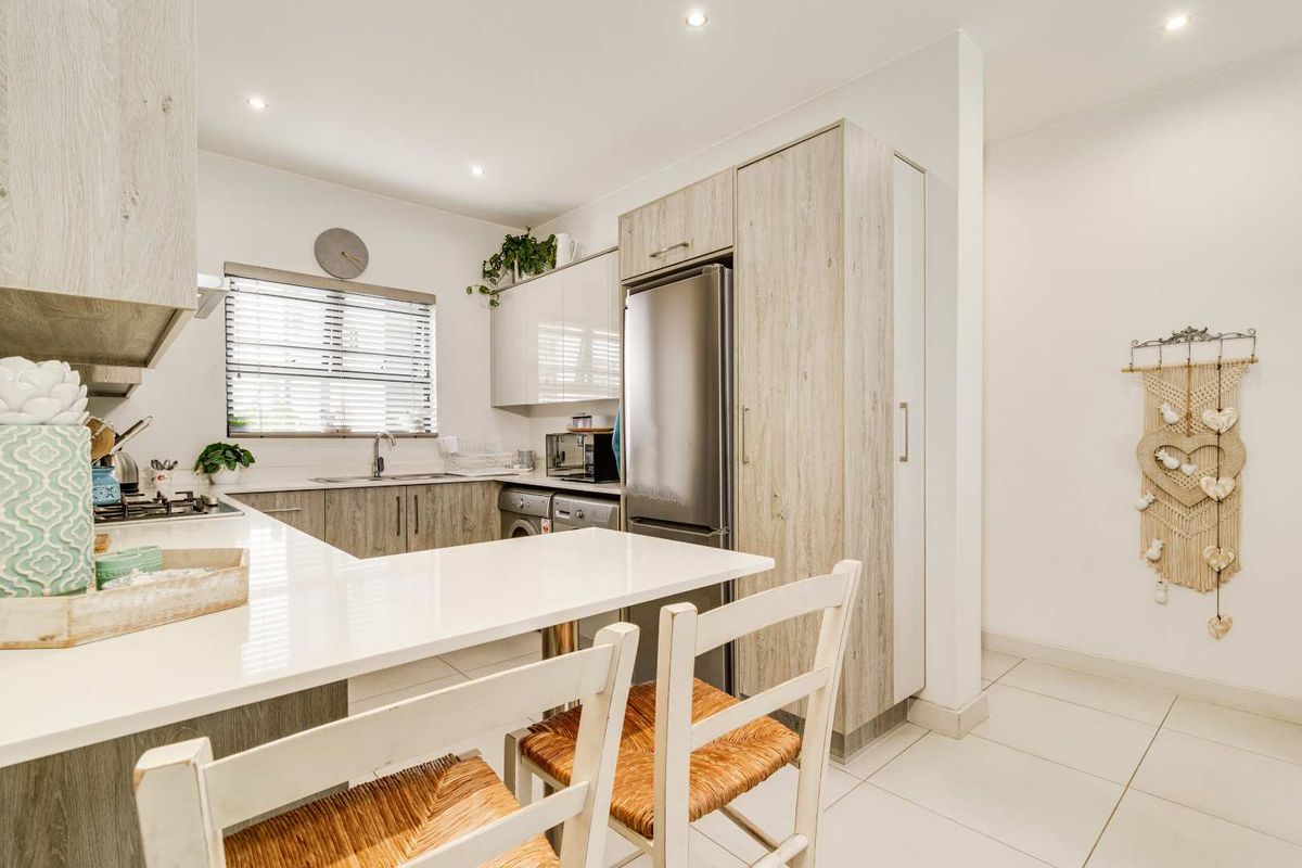 CONTEMPORARY 2 BEDROOM GARDEN APARTMENT FOR RENT IN BROADACRES - Photo 5