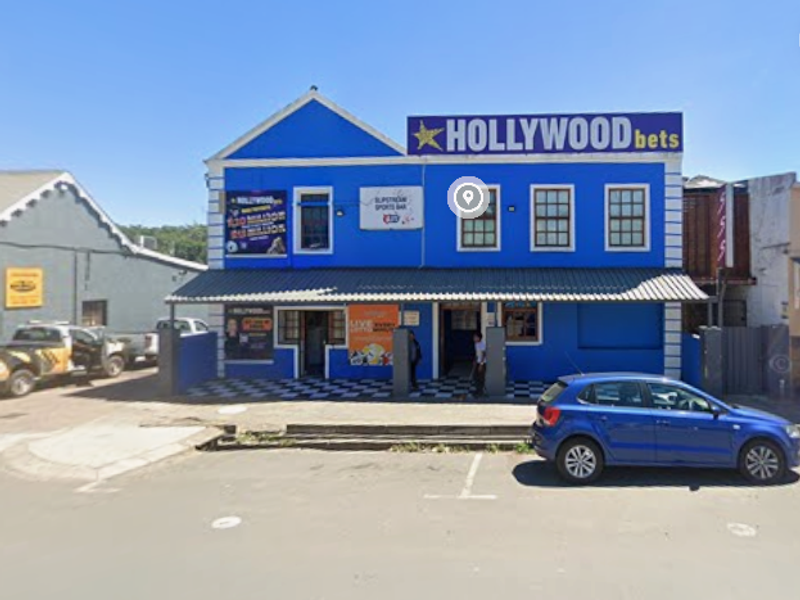 Ground floor Commercial property to let in Grahamstown - Photo 1