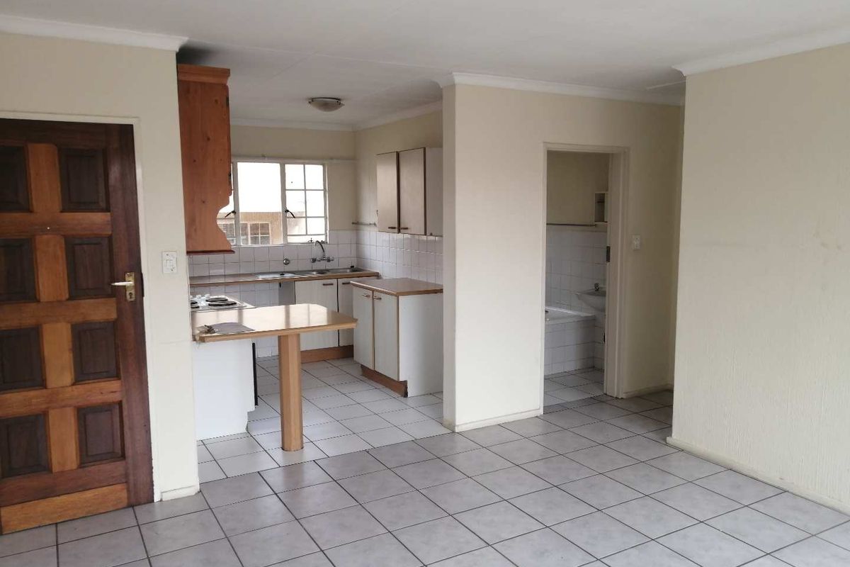 Riverside, 2 Bedroom for sale - Photo 4