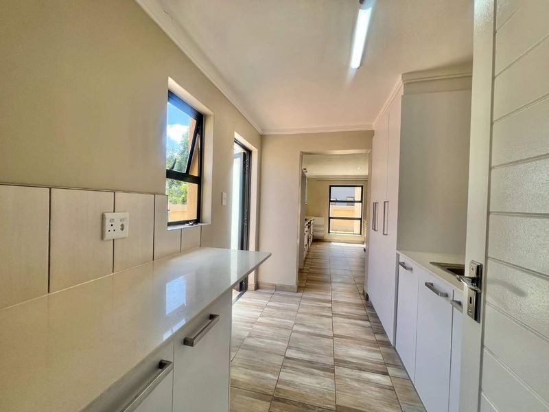 Modern Comfort Meets Estate Living – Spacious Corner Stand Home For sale - Photo 6