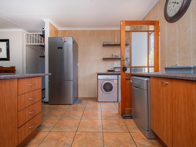 Face-brick Elegance Set In 158m of Home Sweet Home. - Photo 8