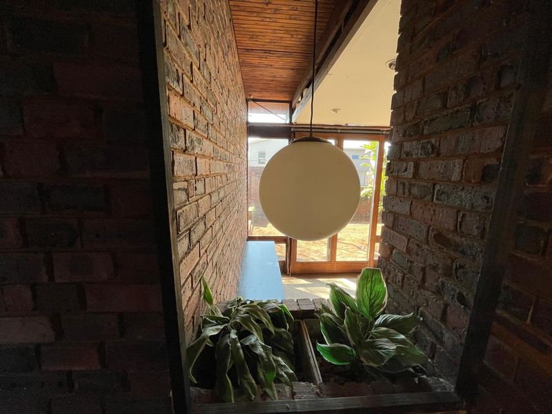 Renovaters dream on a large stand - Photo 9