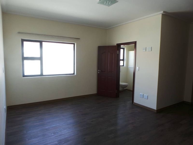 Flat Complex offering 6 Duplex 4 bedroom Town Houses good neighbourhood - Photo 9