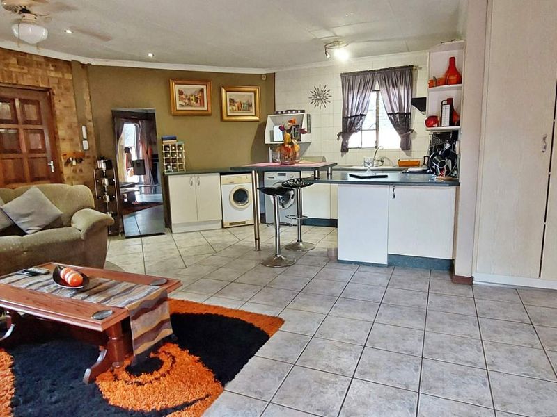 Spacious Lock-Up_and_Go lifestyle. - Photo 3