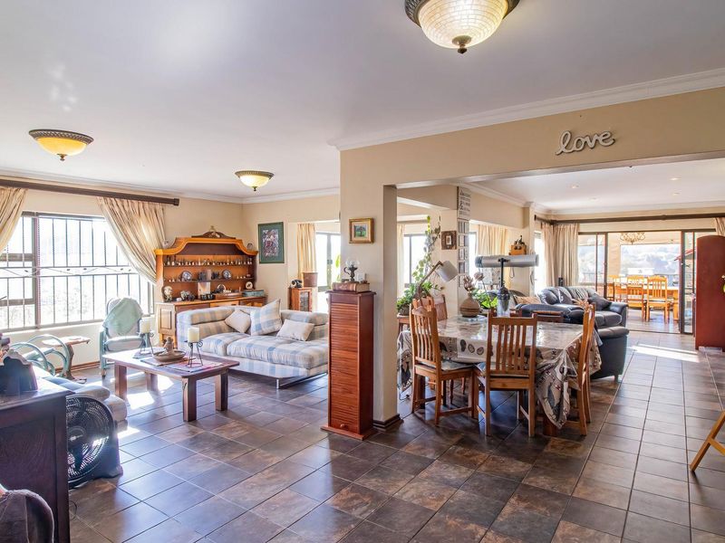 Luxurious 4 Bedroom Riverfront Home in Secure Estate on the Vaal River - Photo 8