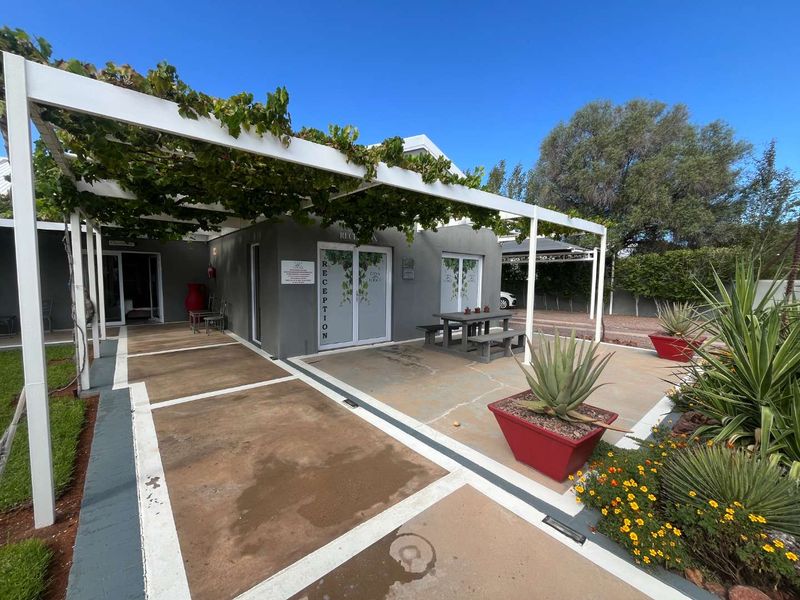 Stunning Guesthouse in a Prime Location – A Rare Investment Opportunity! - Photo 2