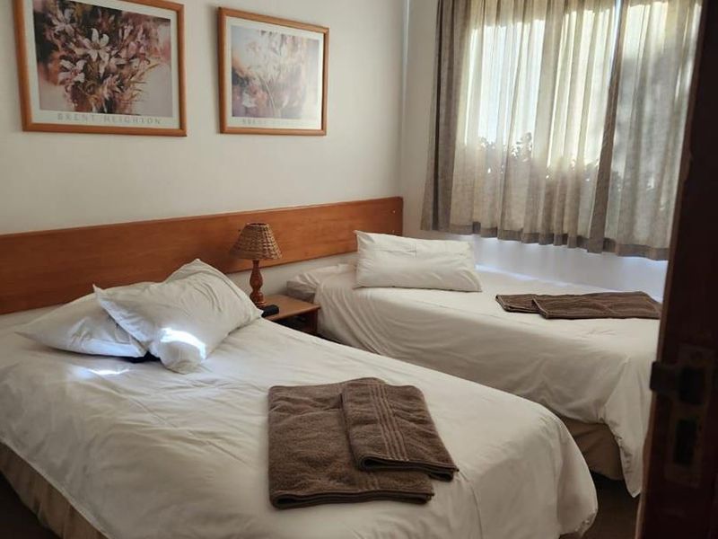 3 Bedroom Double -Storey House For Sale in Montagu Springs Resort - Photo 2