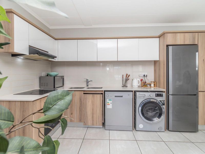 Luxury 2 bed 2 bath in Kylami - Photo 8