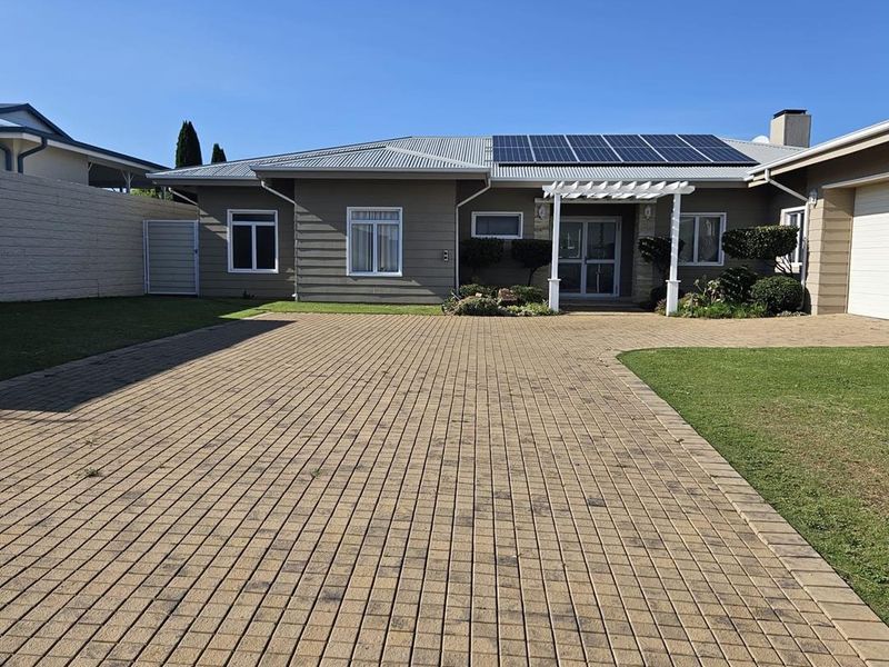 Where Golf Course Living Meets Waterfront Luxury - Photo 7