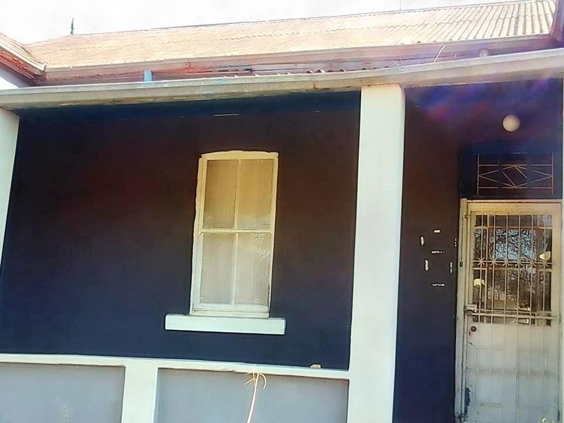 Spacious 5 Bedroom Family Home, Hobhouse, Free State - Photo 3