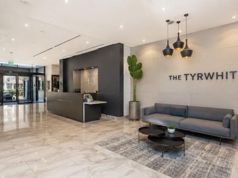 Stylish 2-Bedroom Apartment for Sale in The Tyrwhitt, Rosebank - Photo 2