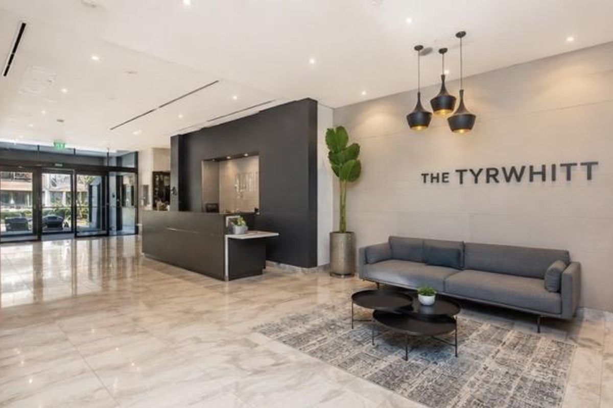 Stylish 2-Bedroom Apartment for Sale in The Tyrwhitt, Rosebank - Photo 2