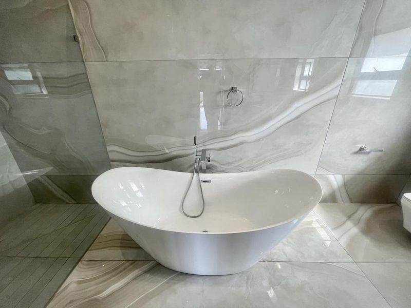 Hendra - Three-Level Luxury Residence – Izinga Park Estate - Photo 6