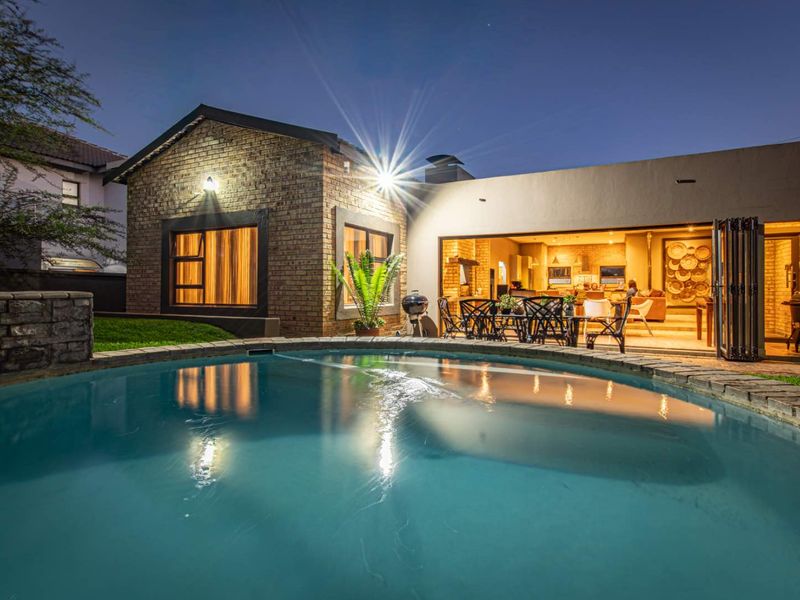 Estate Living - Photo 4