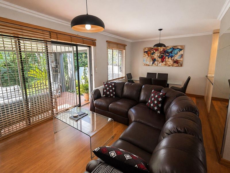 Front-Row Living Meets Private Luxury - Photo 4