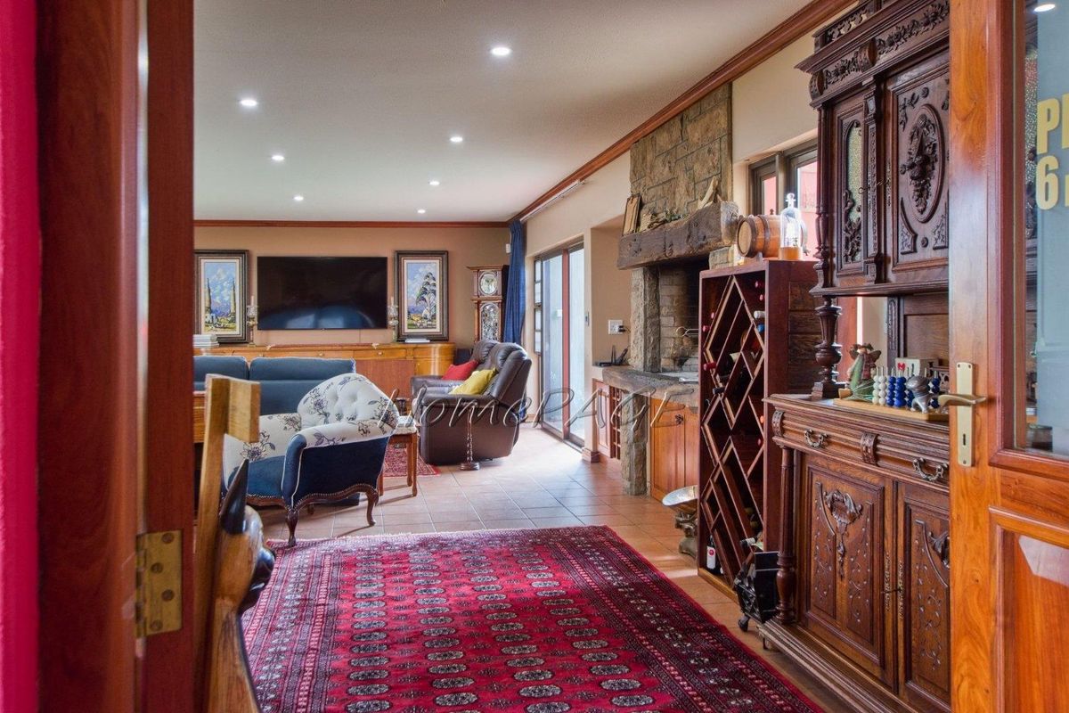 Meersig, Walvis Bay:  Upmarket LAGOON VIEW home on MILLIONAIRE's DRIVE - Photo 4