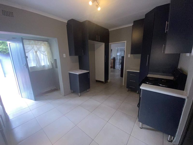 Modern 3-Bedroom Home with Flatlet for Sale - Photo 8
