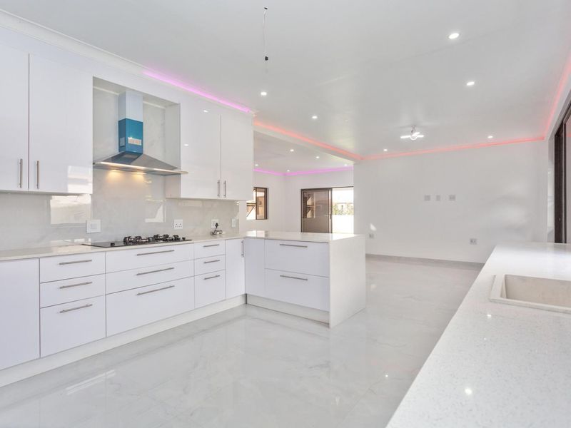 A Luxurious 5 Bed Home for Sale in Thorn Fields Estate - Photo 6