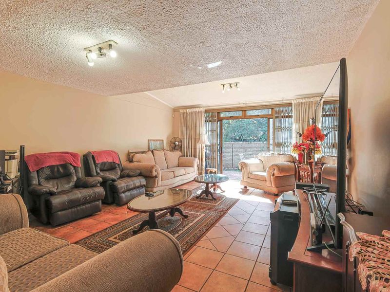 3 Bedroom Townhouse for Sale - Photo 5