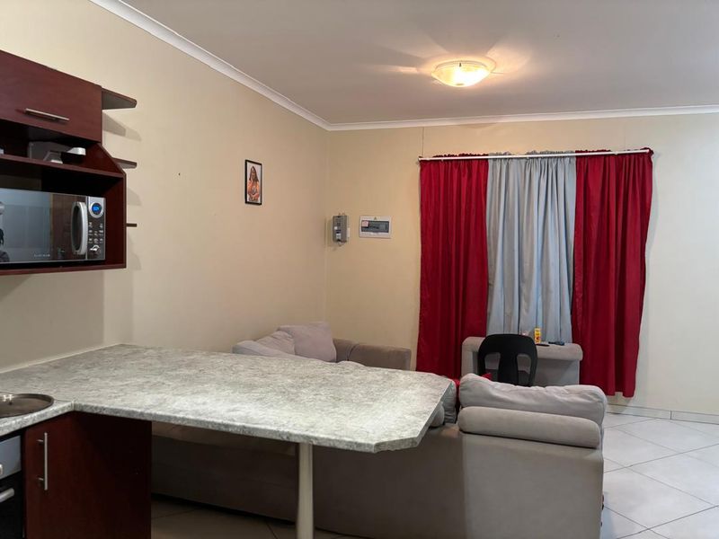 FIVE RAND PROPERTY FOR SALE. - Photo 4