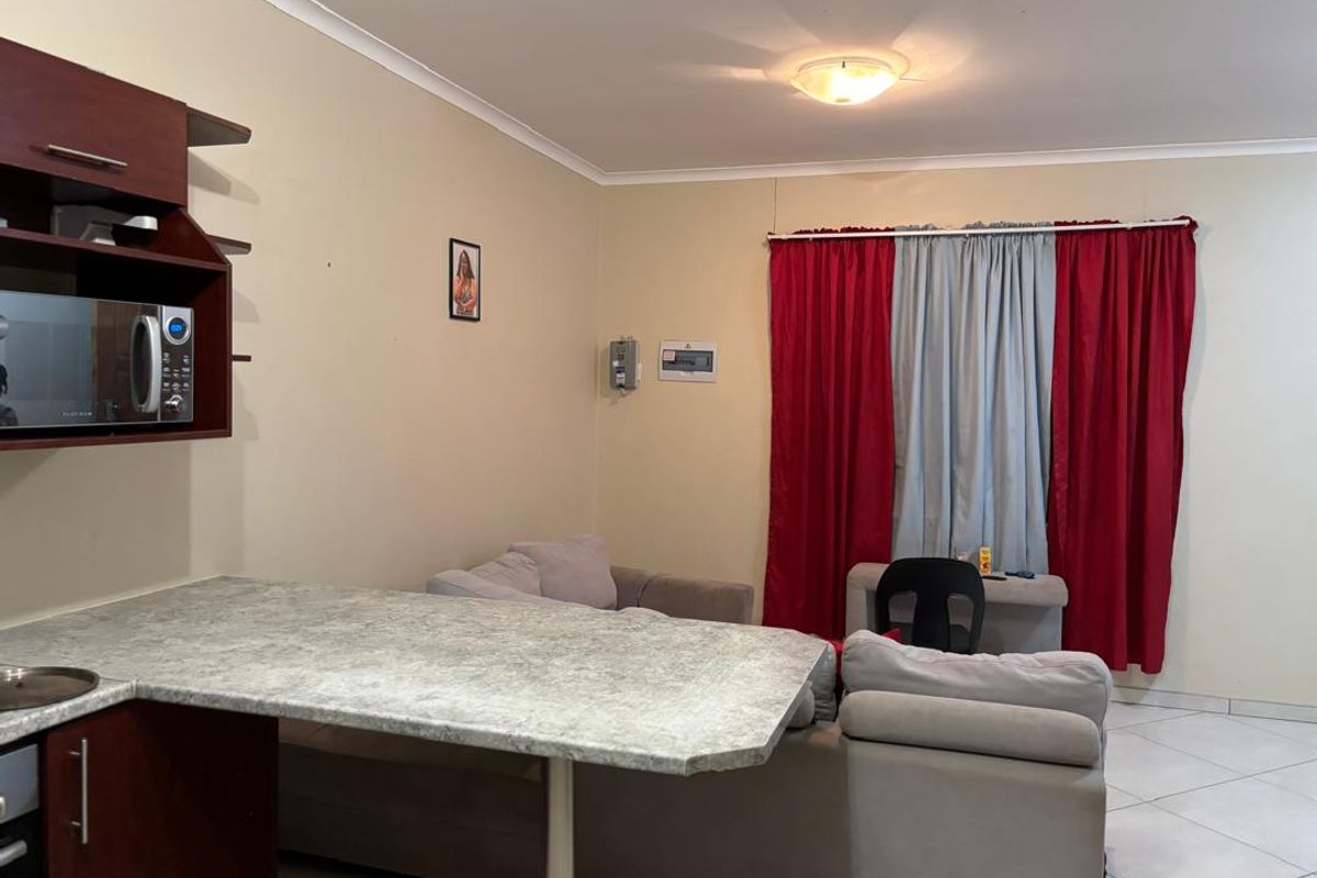 FIVE RAND PROPERTY FOR SALE. - Photo 4